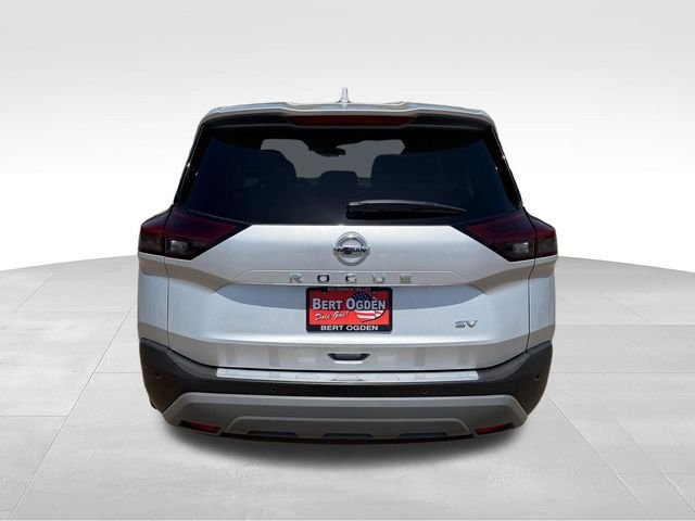Used 2021 Silver Nissan SV image 7