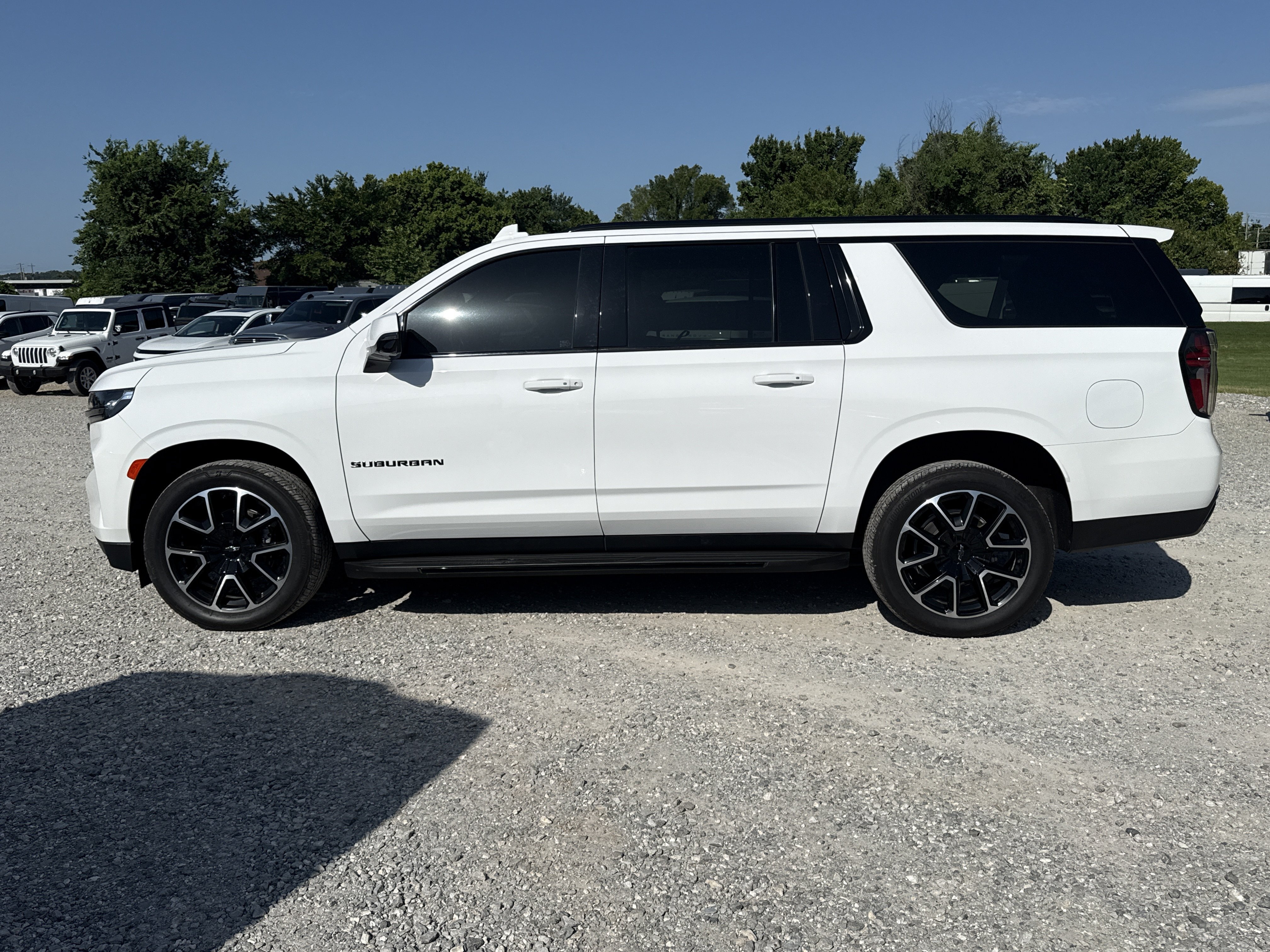 Used 2022 Summit White Chevrolet RST image 3