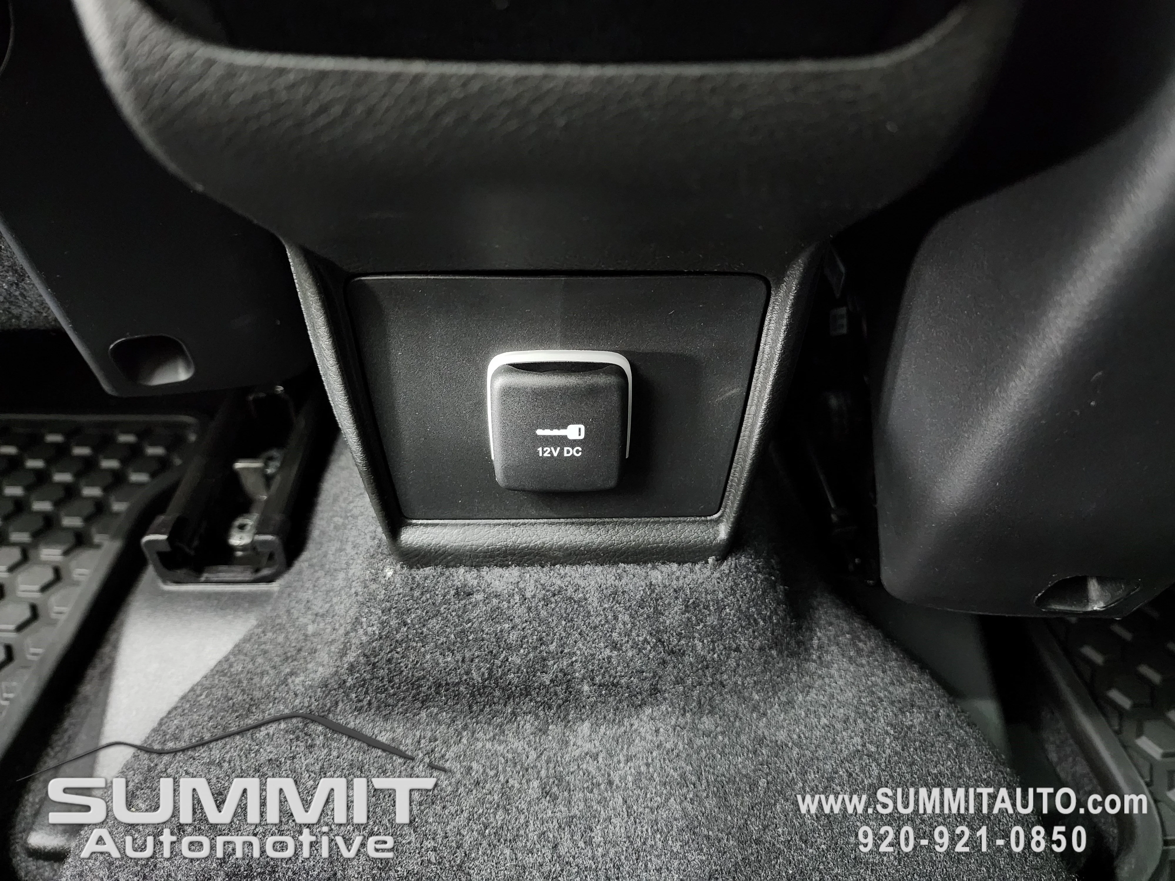 New 2026 Bright White Clearcoat Jeep Latitude image 42