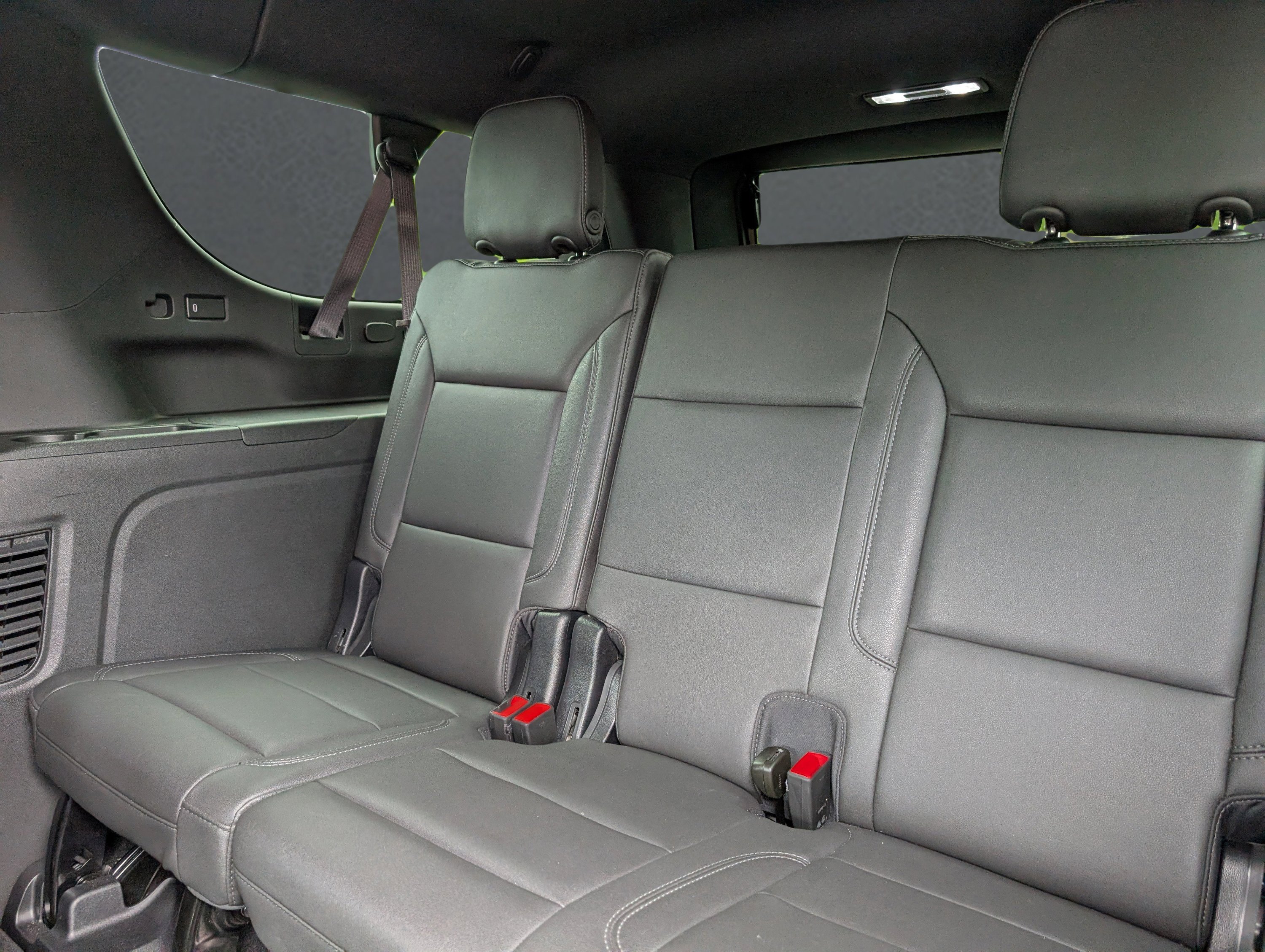 2023 Chevrolet Suburban Z71 - Photo 10