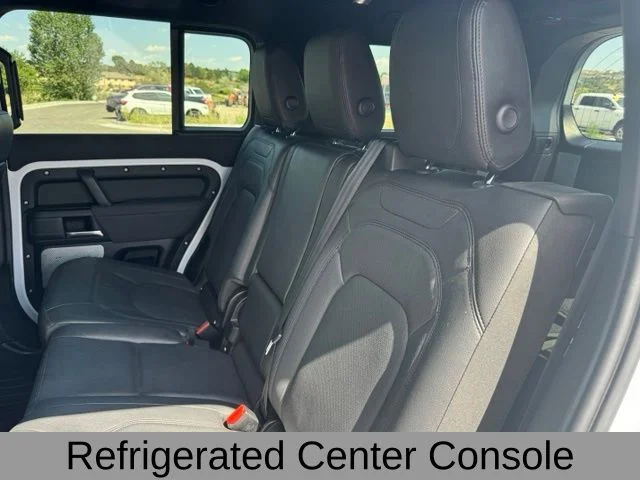 Used 2023 White Land Rover S image 16