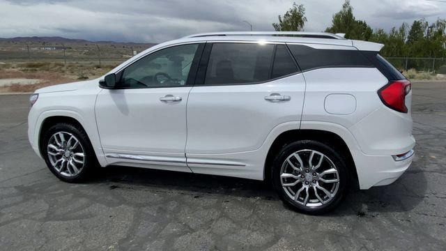 Used 2023 White Frost Tricoat GMC Denali image 6