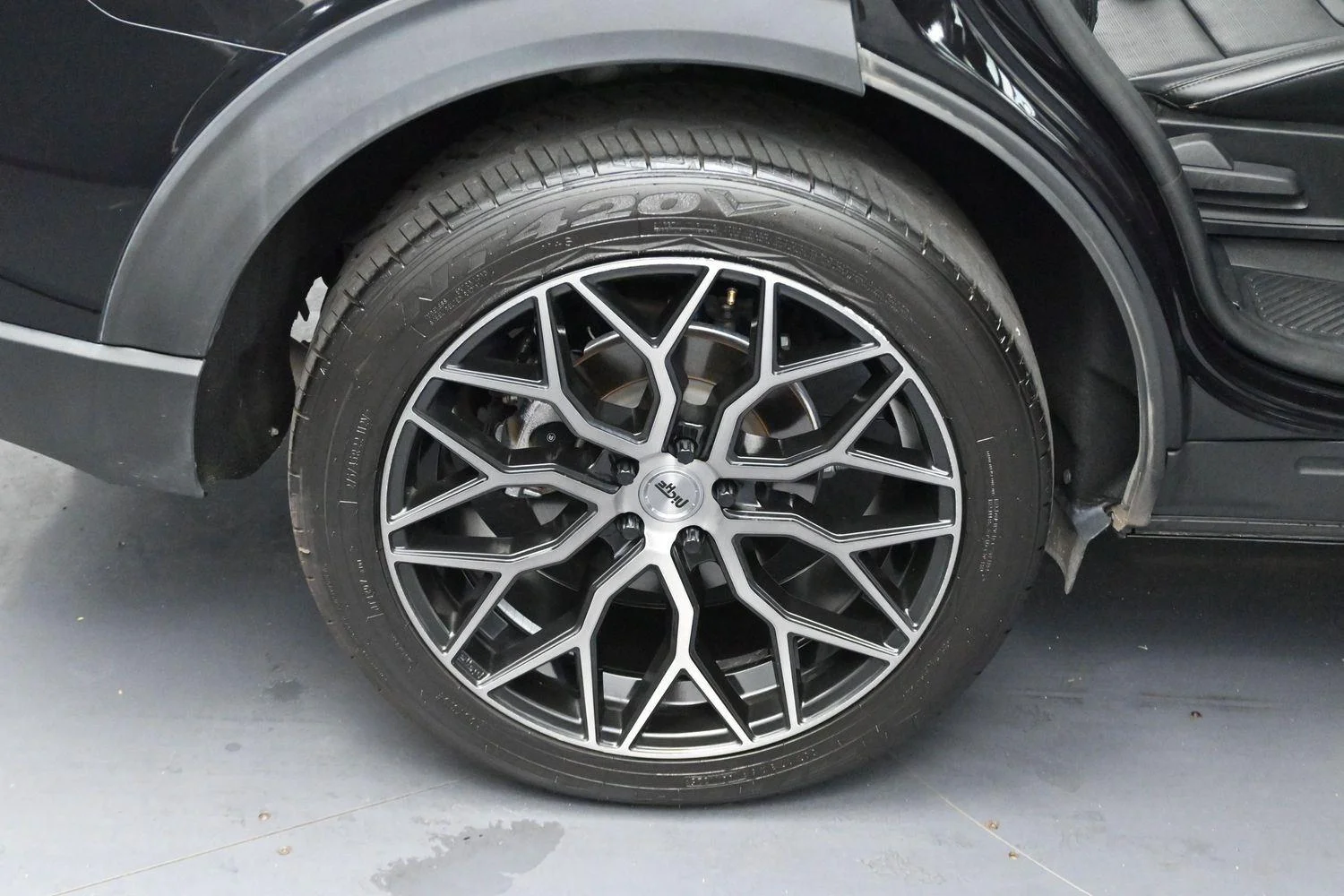 Used 2022 Agate Black Ford Platinum image 36