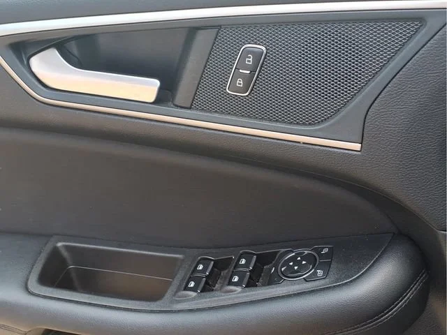 Used 2024  Ford SEL image 17