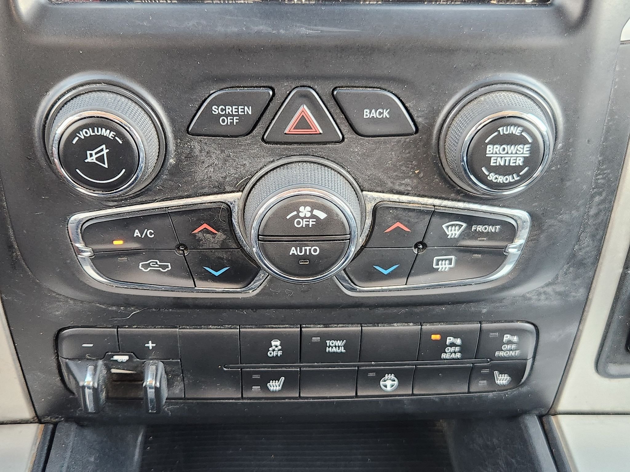 Used 2018 BLACK Ram Big Horn image 18