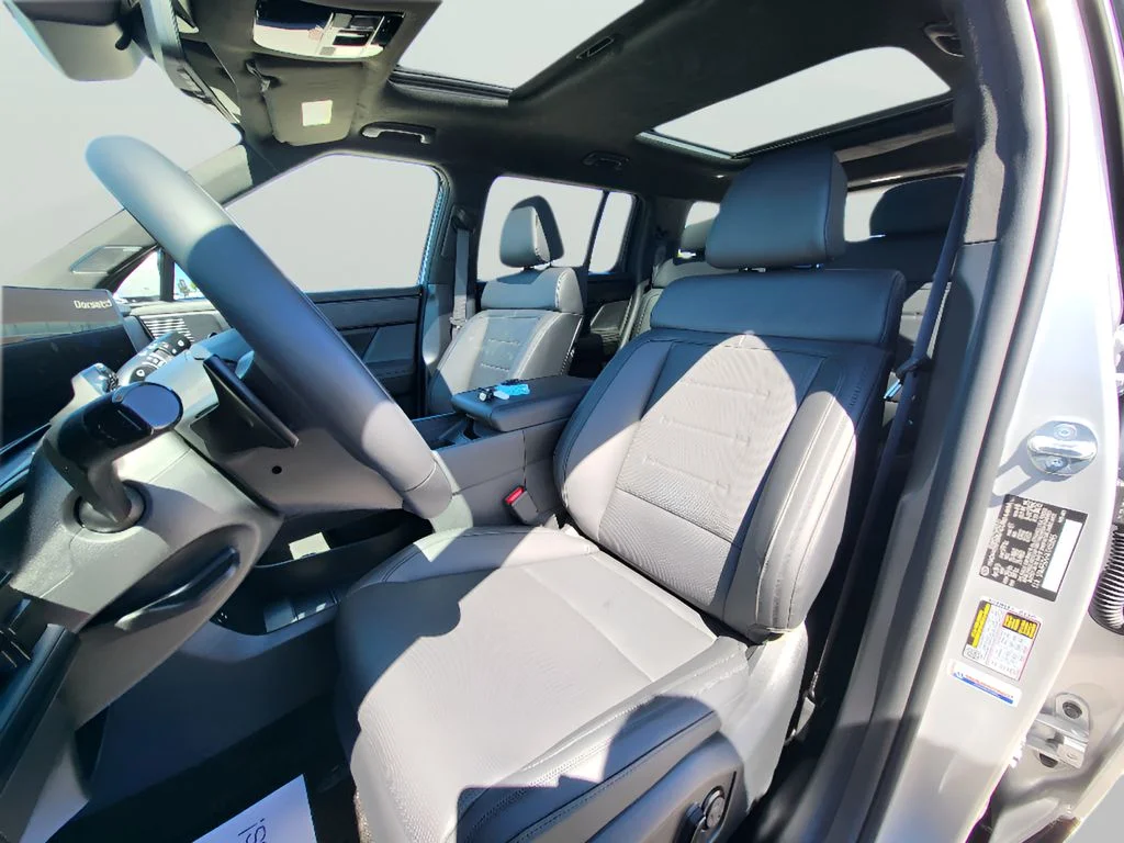 New 2026 Shimmering Silver Hyundai Calligraphy image 23