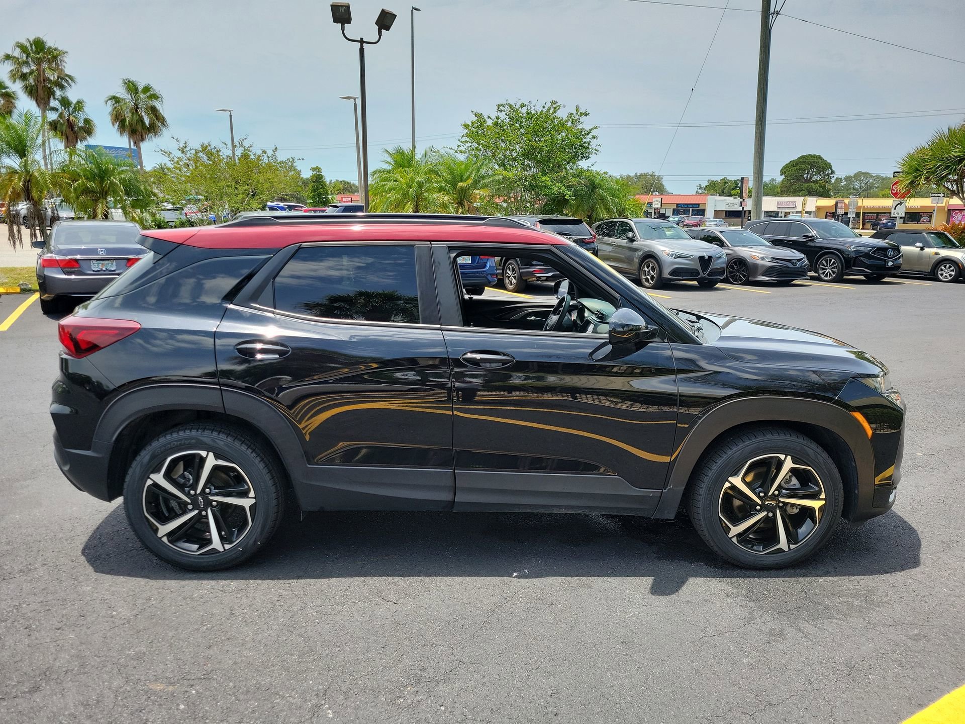 Used 2022 Mosaic Black Metallic Chevrolet RS image 5