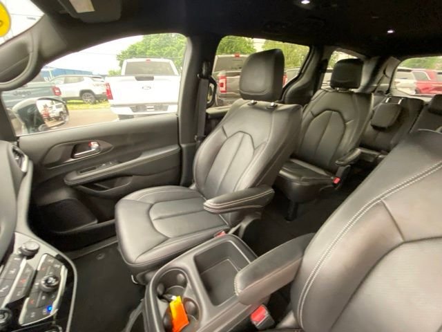 Used 2026 Silver Chrysler Select image 13