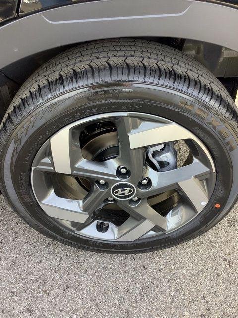 New 2026 Onyx Black Hyundai SEL image 33