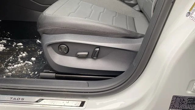 2026 Volkswagen Taos SE Black - Photo 19