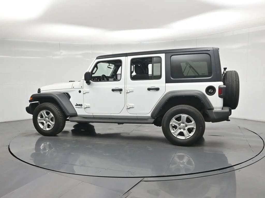 Used 2022 White Jeep Unlimited Sport S image 4