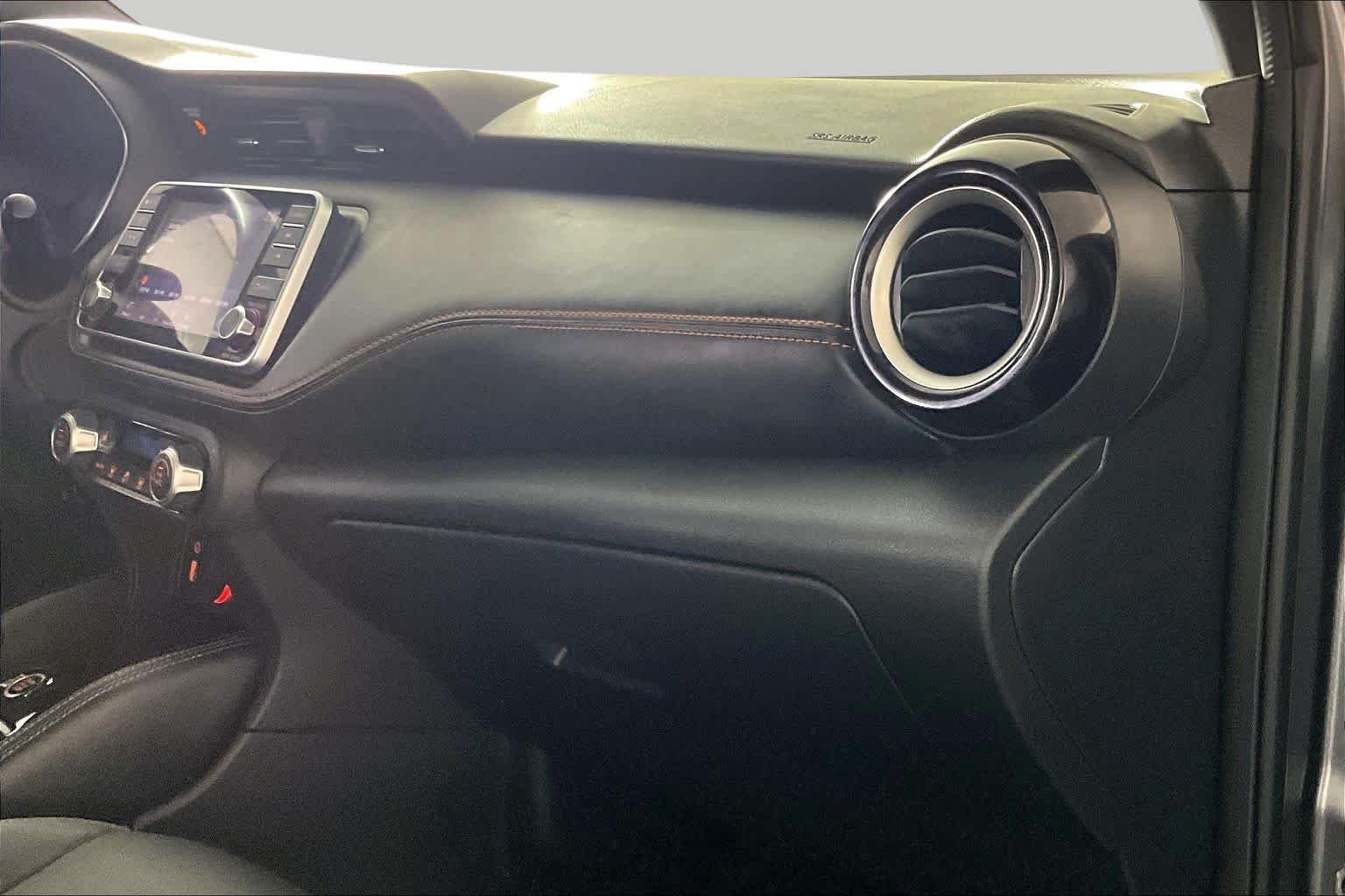 Used 2019 Gun Metallic Nissan SR image 17
