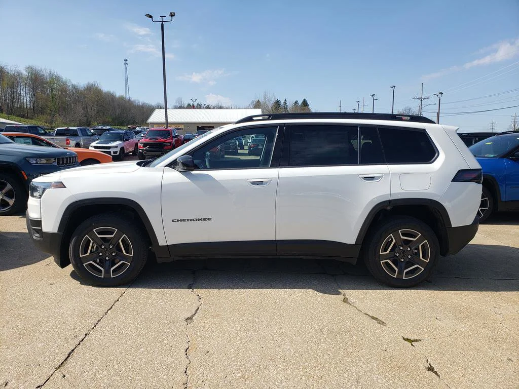 New 2026 Bright White Clear-Coat Exterior Paint Jeep Limited image 7