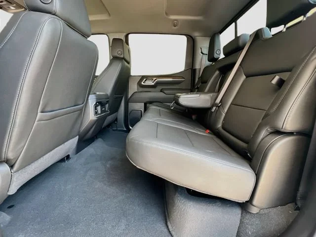 New 2026 Summit White GMC Elevation image 17