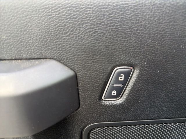 Used 2018 Black Ford XLT image 14