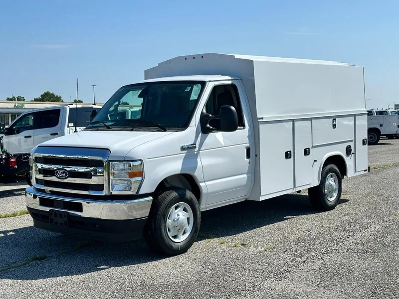 New 2027 Oxford White Ford SRW Low KUV image 1