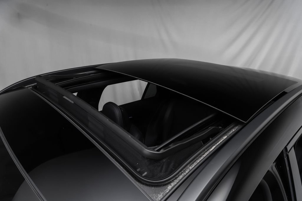 New 2026 Black Mercedes-Benz GLC 300 image 5