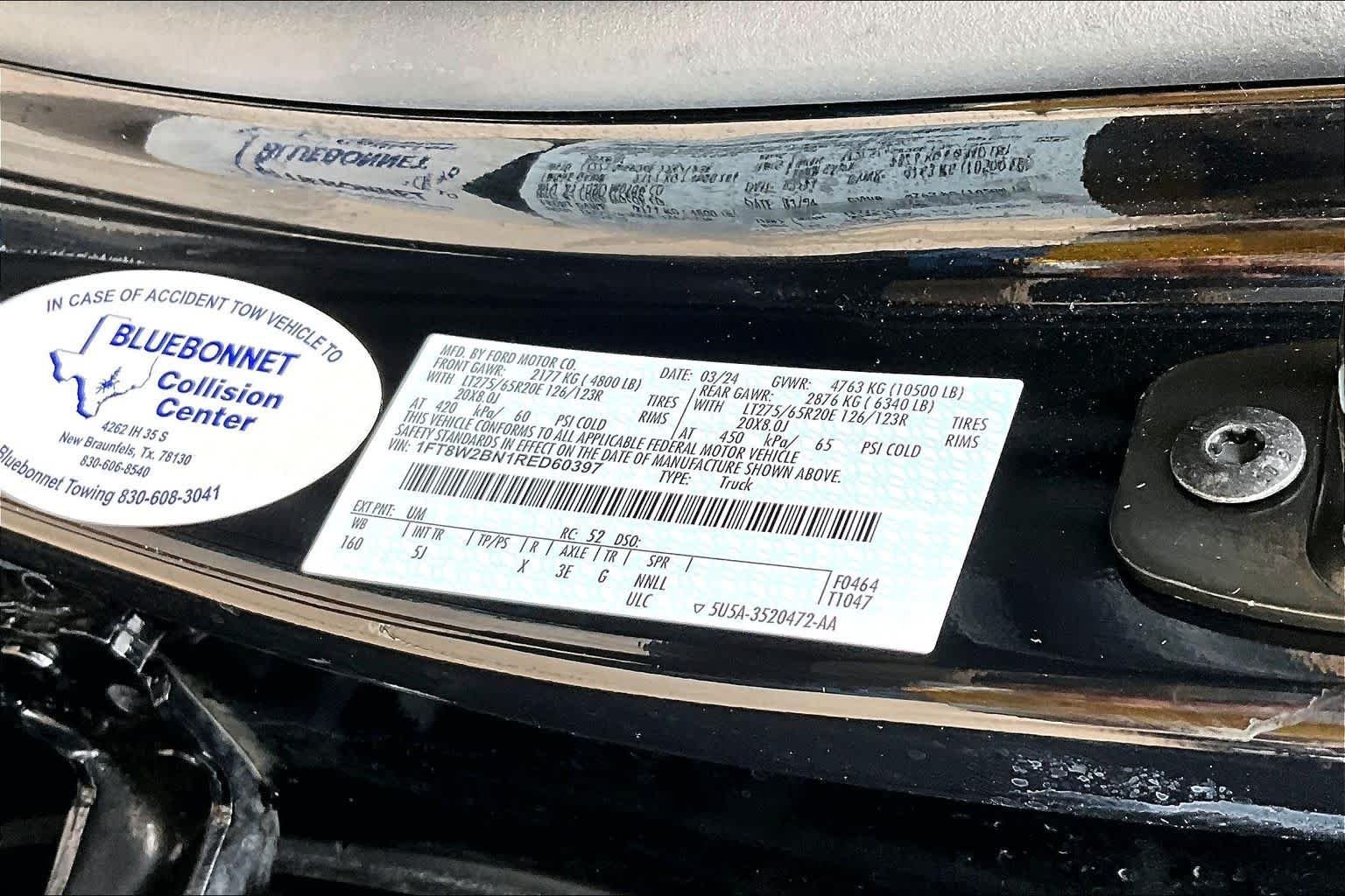 Used 2024 Agate Black Metallic Ford LARIAT image 34