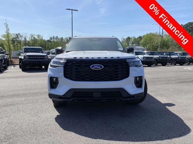 New 2026 Space White Metallic Ford ST-Line image 8