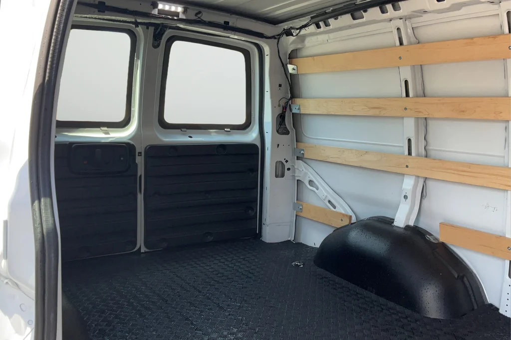 Used 2025 White GMC Work Van image 20