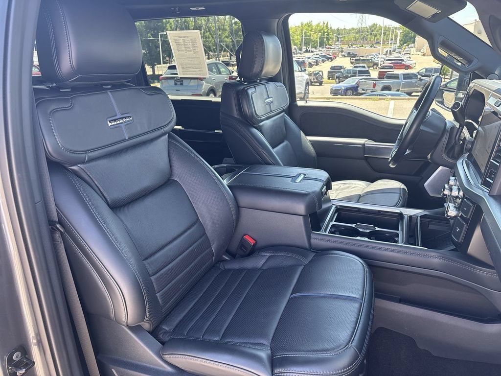 2026 Ford F-350 Super Duty Platinum - Photo 33