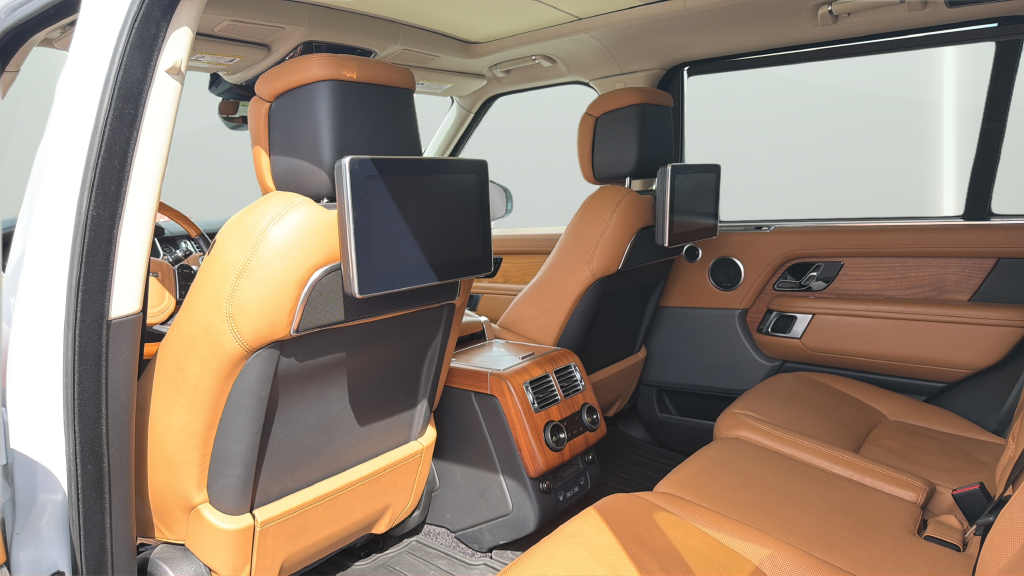 Used 2020  Land Rover Autobiography image 18