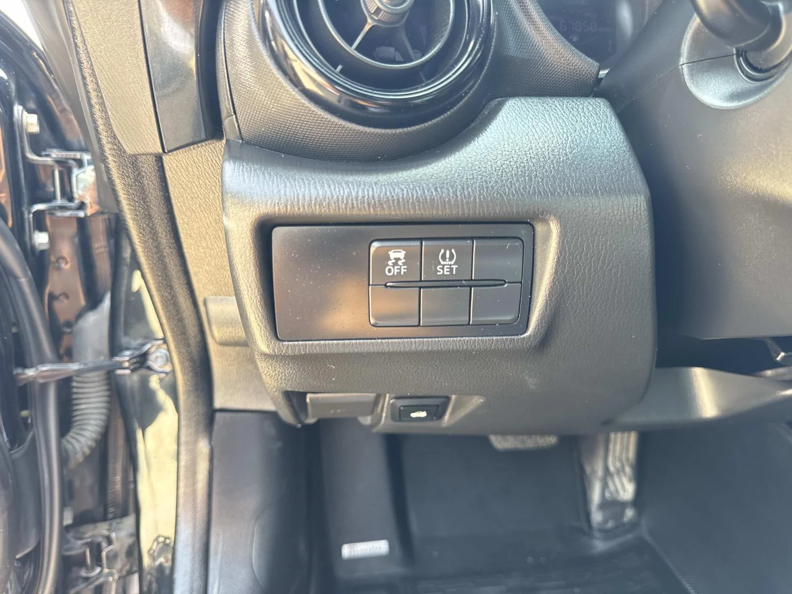 Used 2016 Jet Black Mica Mazda Club image 19