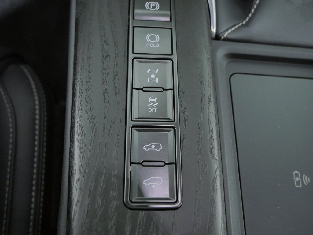 Used 2025 Black Lexus 600 Luxury image 42
