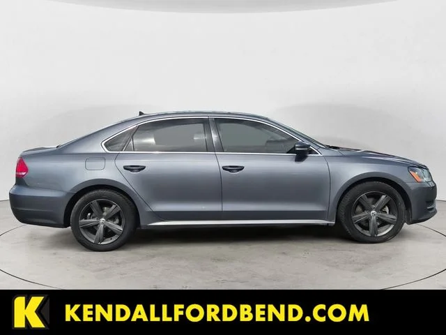 Used 2013 Gray Volkswagen 2.5 SE image 4