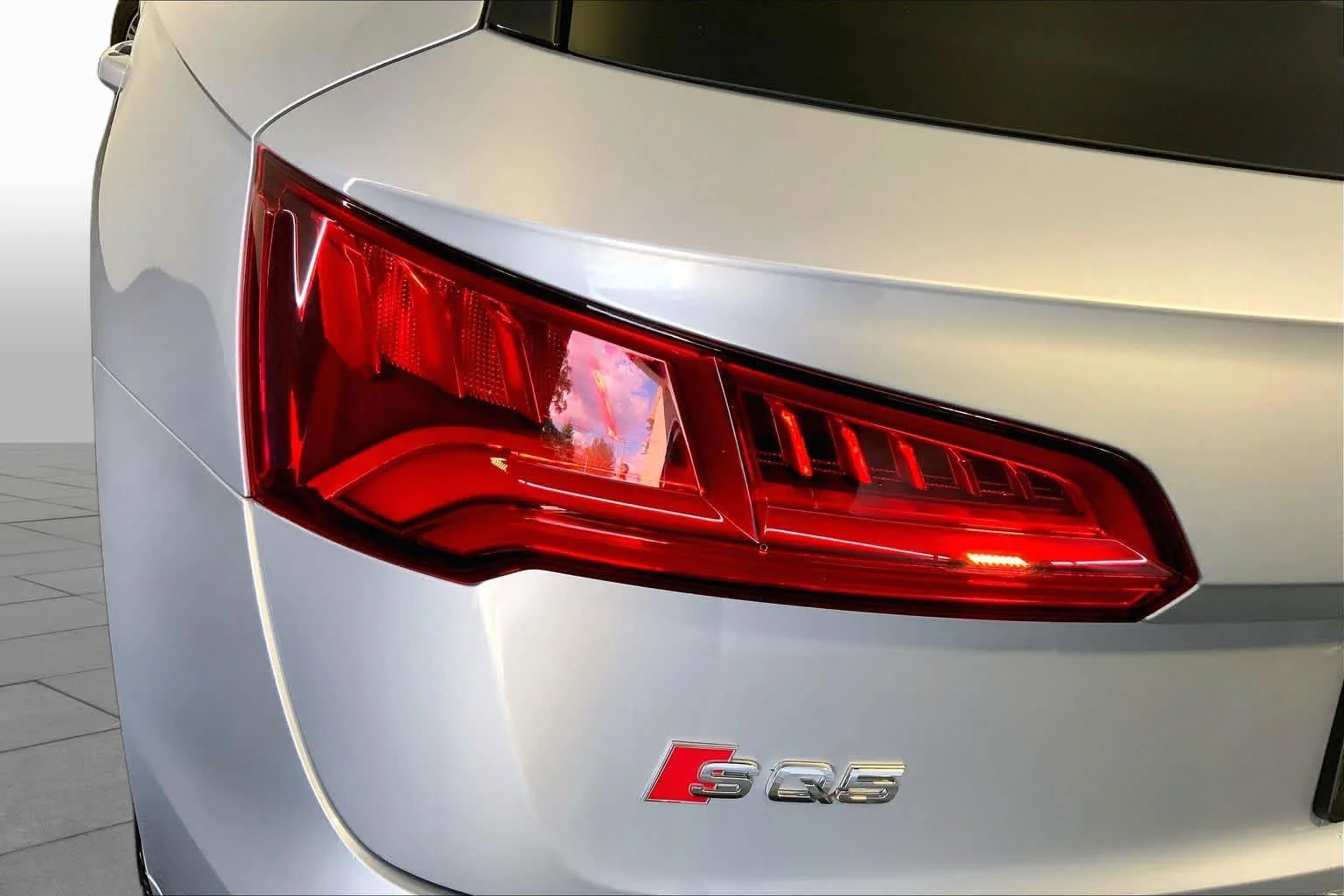 Used 2019 Florett Silver Metallic Audi Premium Plus image 28