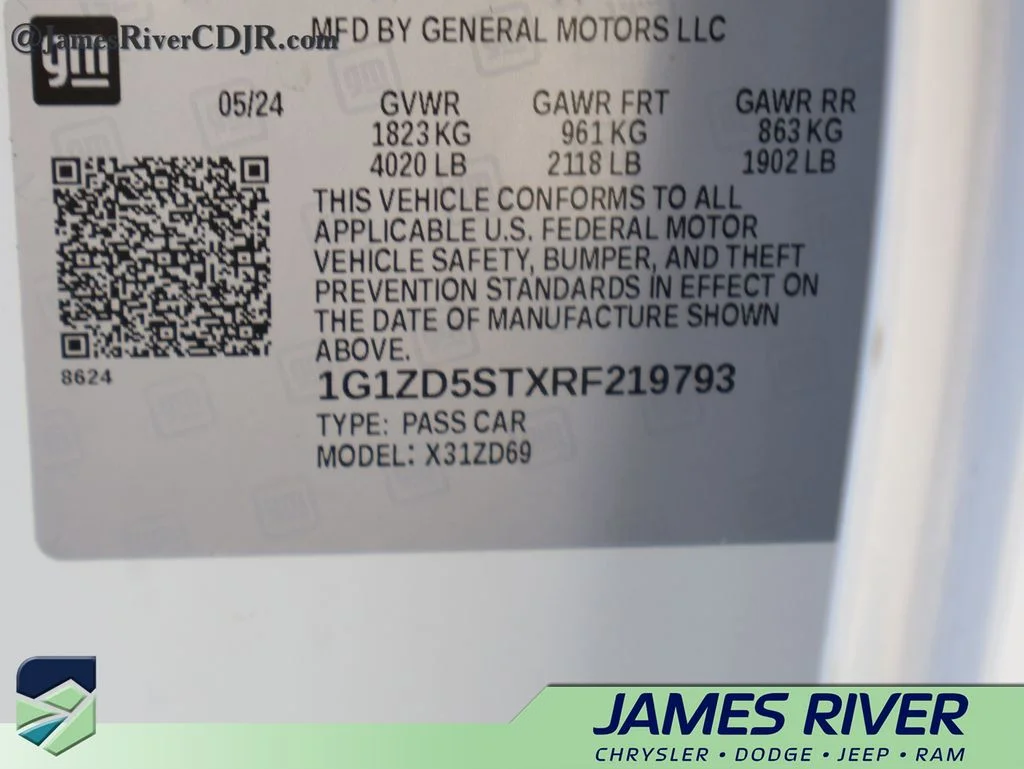 Used 2024 White Chevrolet LT image 39