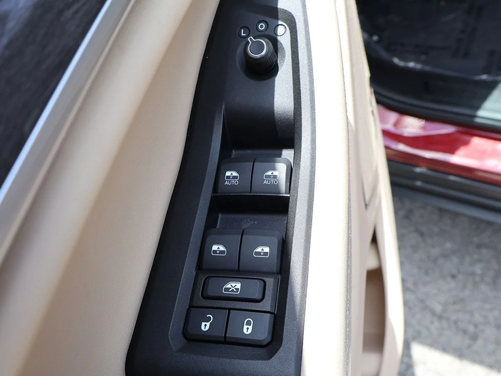 Used 2022 Red Jeep Limited image 44