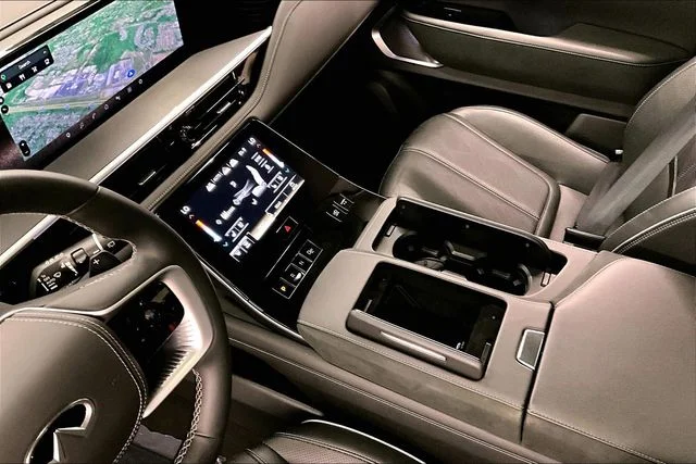 Used 2025 Mineral Black INFINITI SENSORY image 17