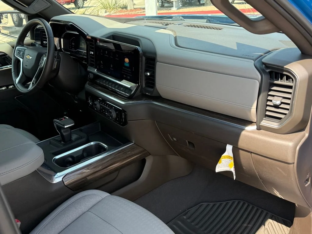 Used 2023 Blue Chevrolet LT image 25