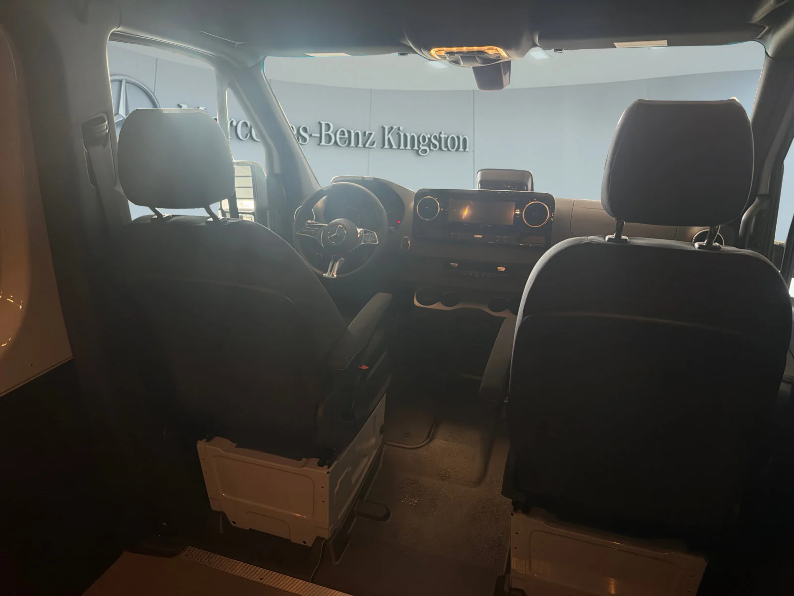 Used 2025 Silver Mercedes-Benz 4MATIC® image 21