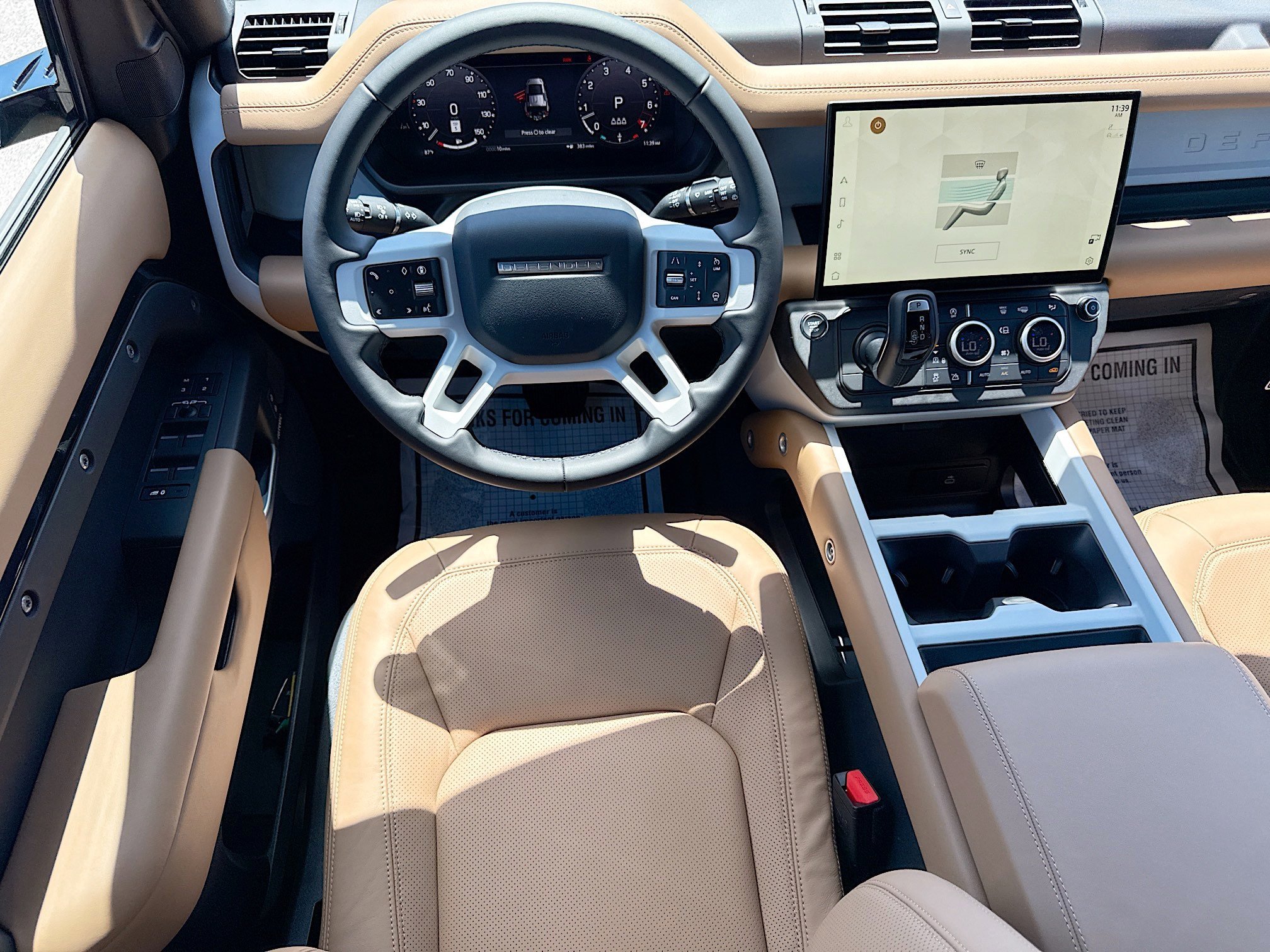 New 2026 Santorini Black Land Rover X-Dynamic SE image 17