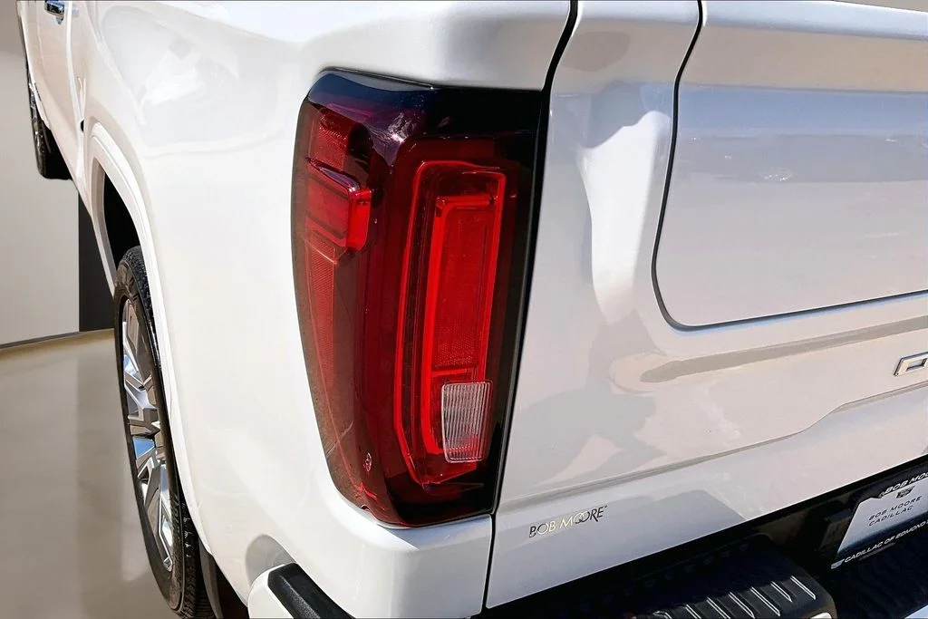 Used 2024 White GMC Denali image 33