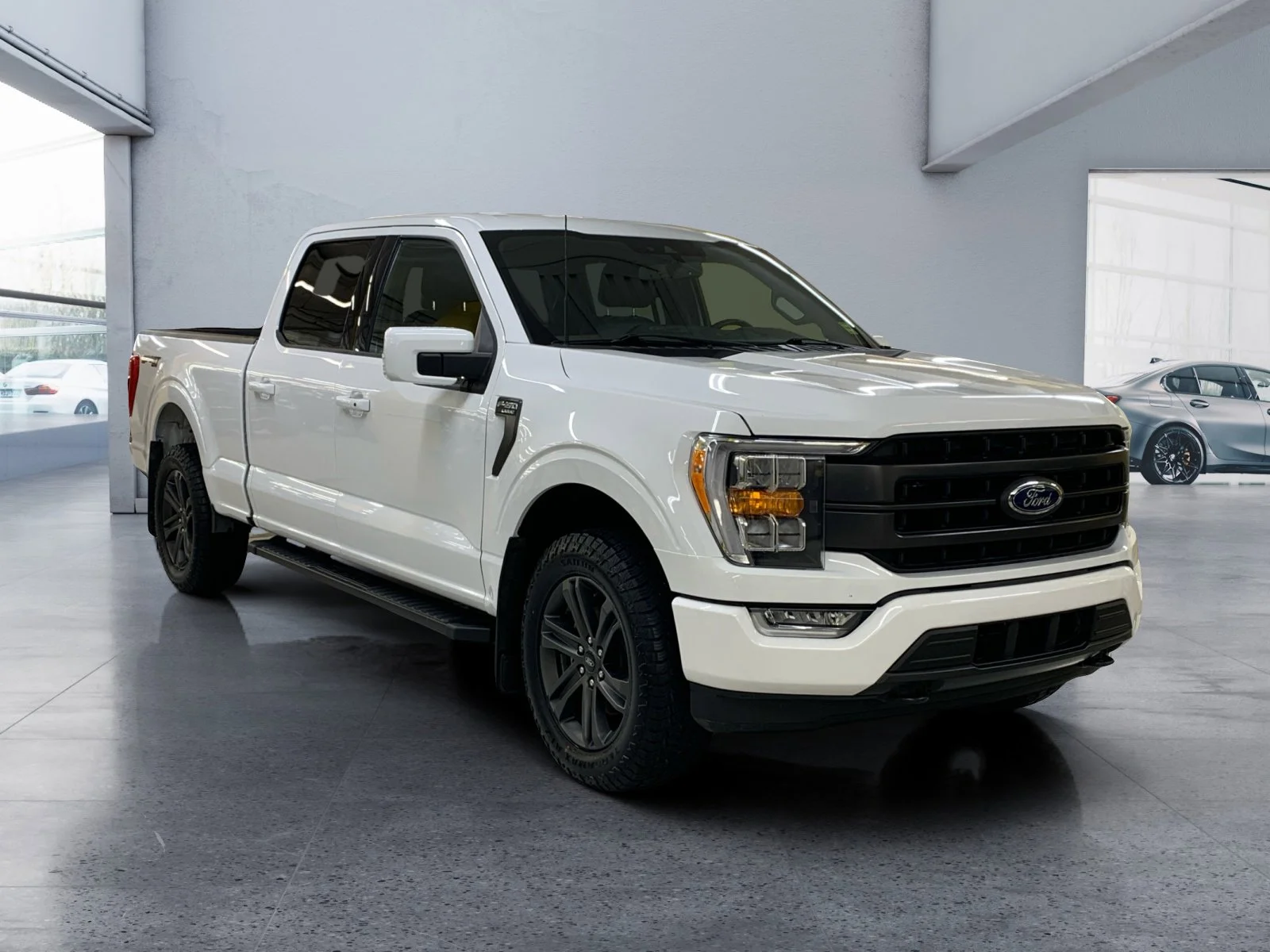Used 2022 White Ford Lariat SuperCrew image 7