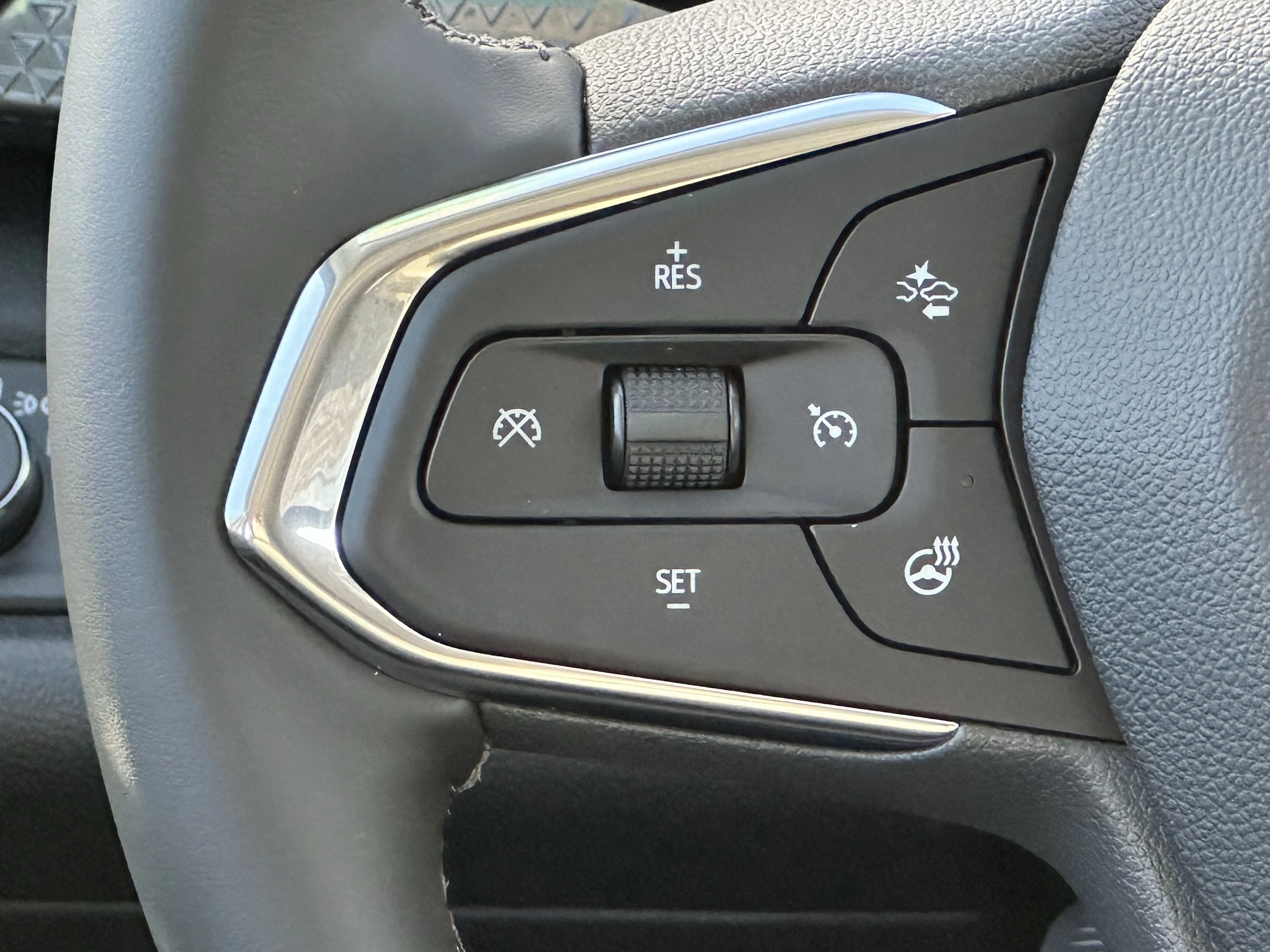 New 2026 Mosaic Black Metallic Chevrolet ACTIV image 12