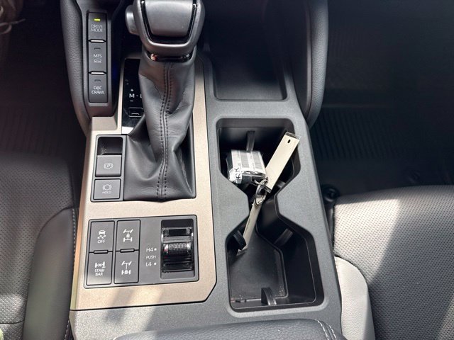 Used 2024  Toyota Base image 39