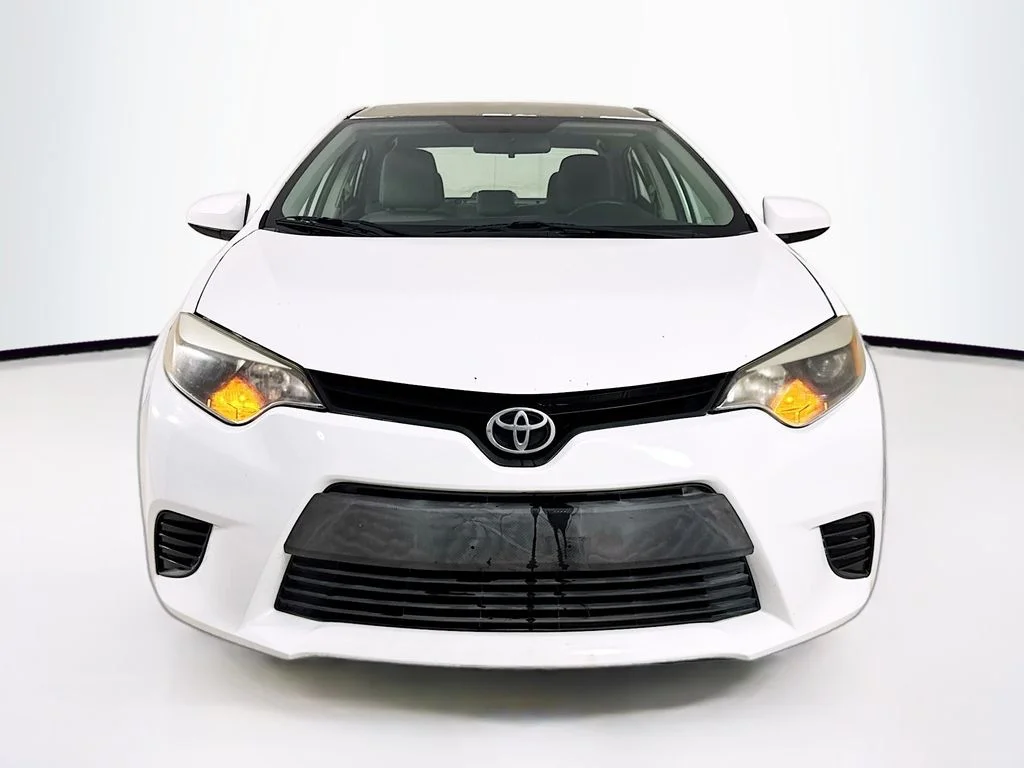 Used 2015 Super White Toyota LE image 2