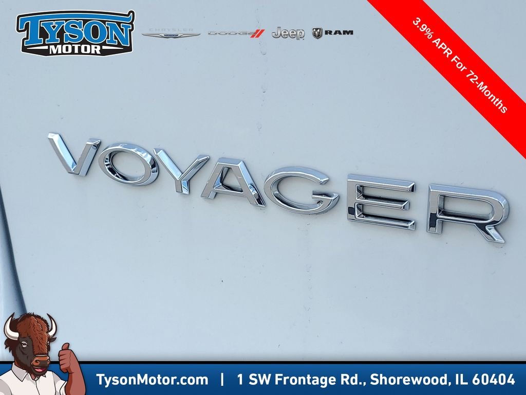 2026 Chrysler Voyager LX - Photo 6