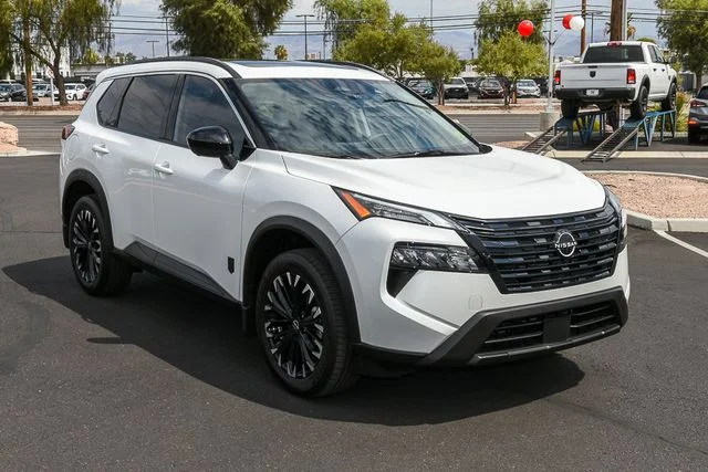 New 2026 Everest White Pearl TriCoat Nissan Dark Armor image 8