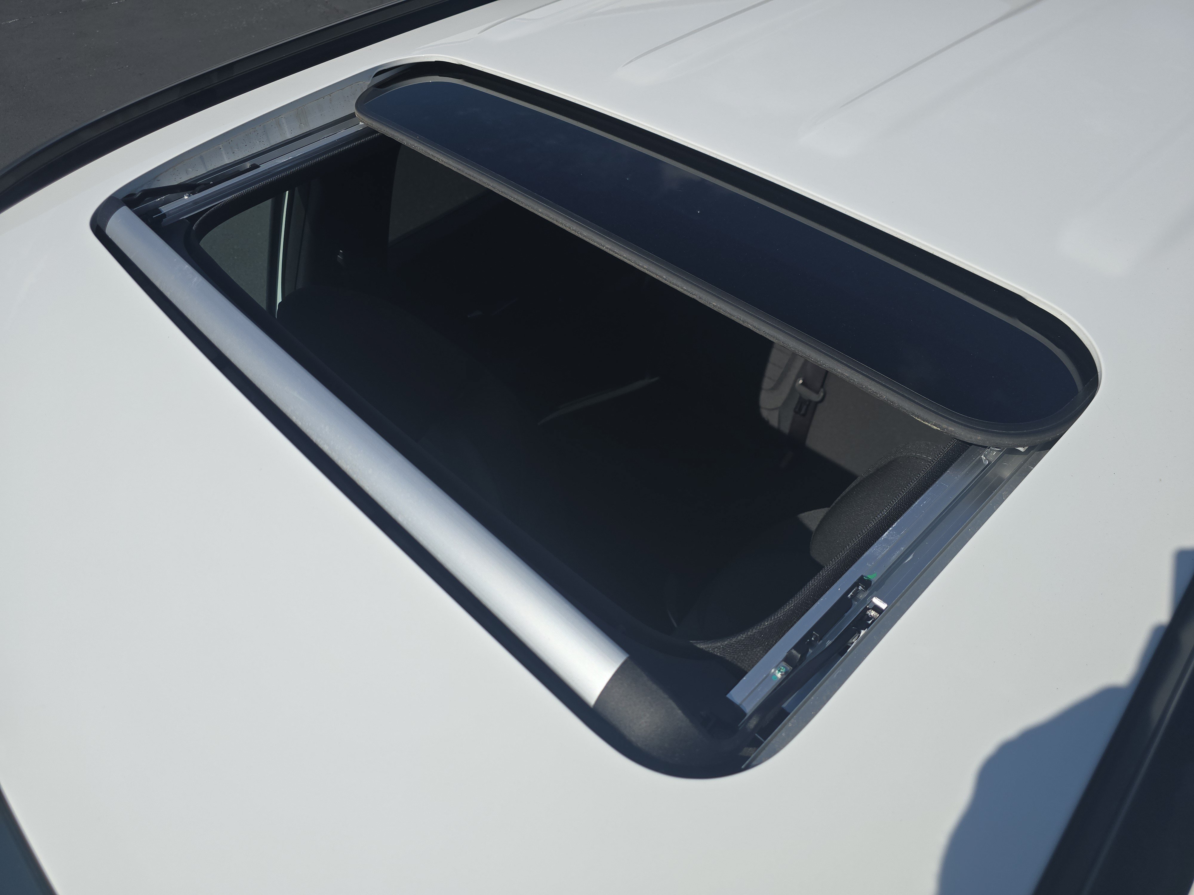 Used 2022 Ice White Hyundai SEL image 9