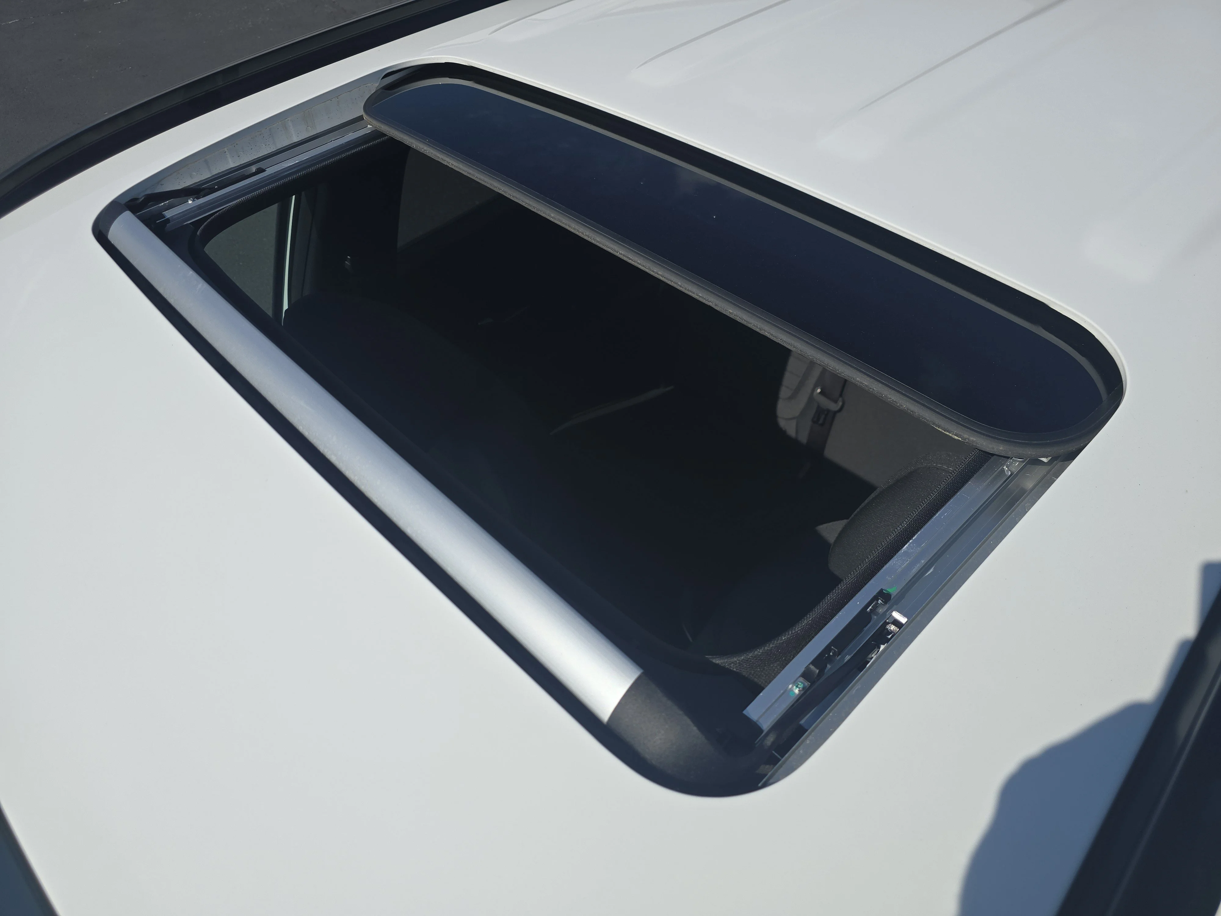 Used 2022 Ice White Hyundai SEL image 9
