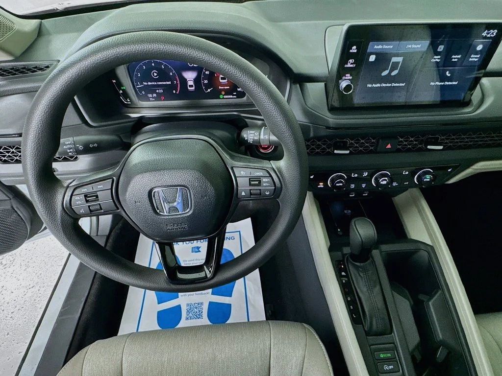 New 2026 Platinum White Pearl Honda SE image 16