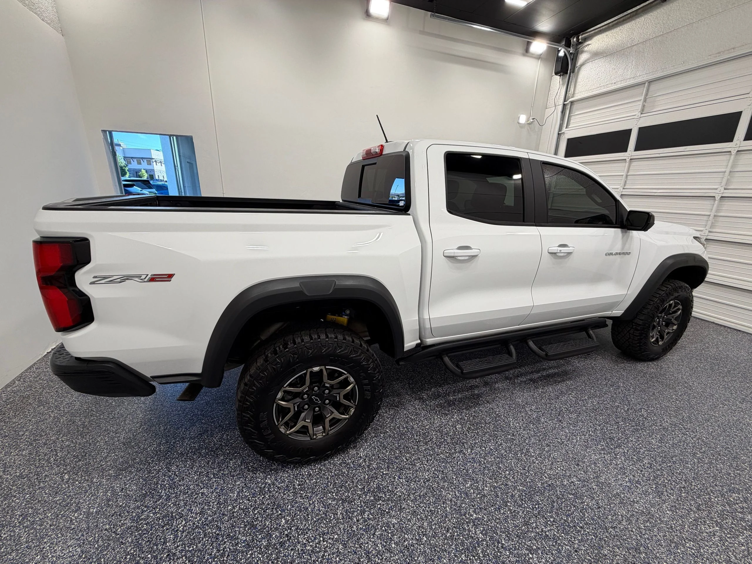 Used 2024 White Chevrolet ZR2 image 7