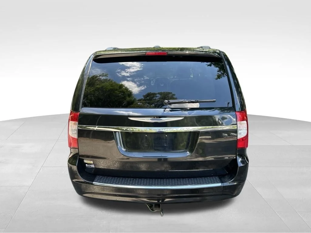 Used 2015 Black Chrysler Touring image 4