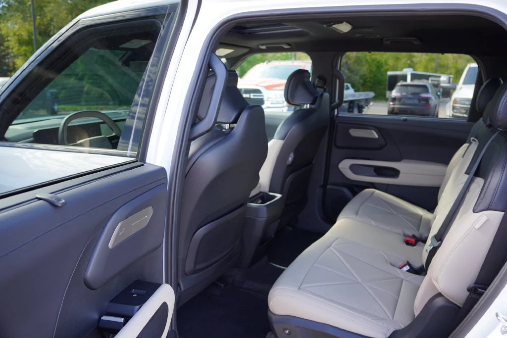 Certified Used 2027 Glacial White Kia EX image 17