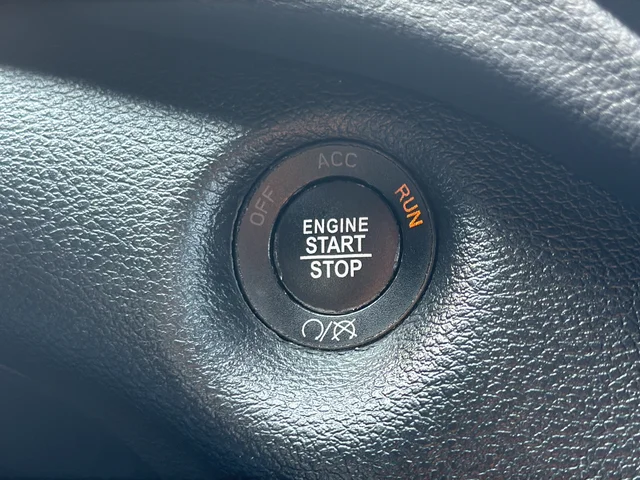 Used 2021 White Jeep Trailhawk image 29
